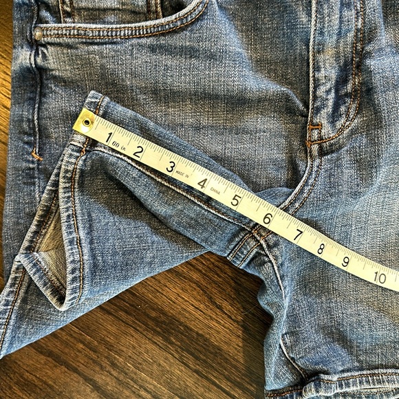 Anthropologie Pilcro Slim Boyfriend Distressed Jean Denim Shorts 28 EUC - Picture 4 of 8